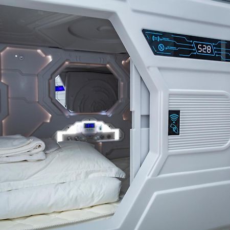 Kiwi Capsule Hotel Bangkok Ngoại thất bức ảnh