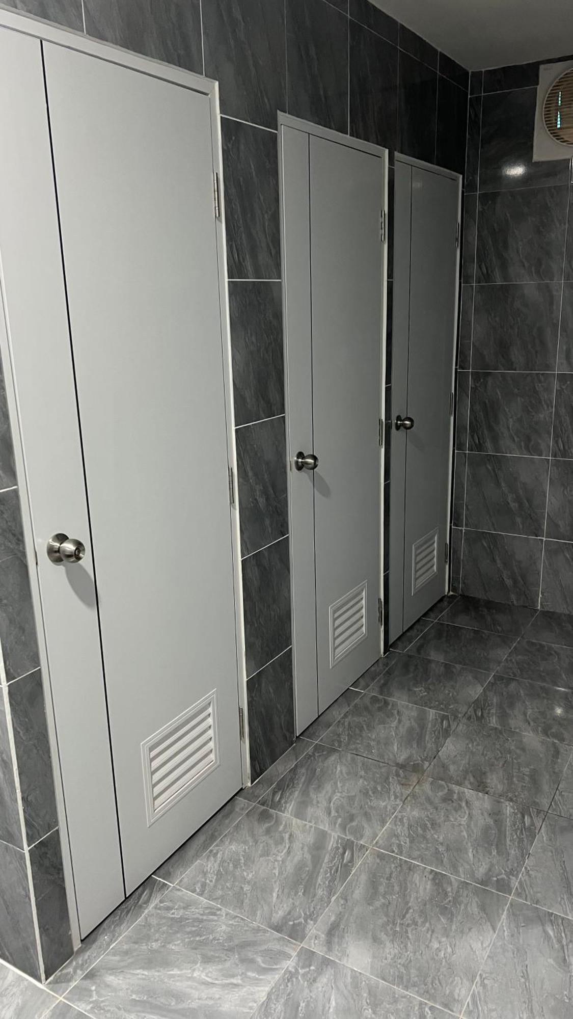Kiwi Capsule Hotel Bangkok Ngoại thất bức ảnh
